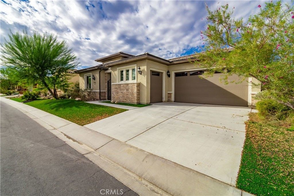 16 Burgundy, Rancho Mirage