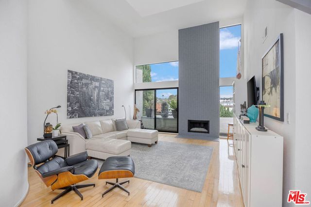 11982 Kiowa Avenue # 307, Los Angeles