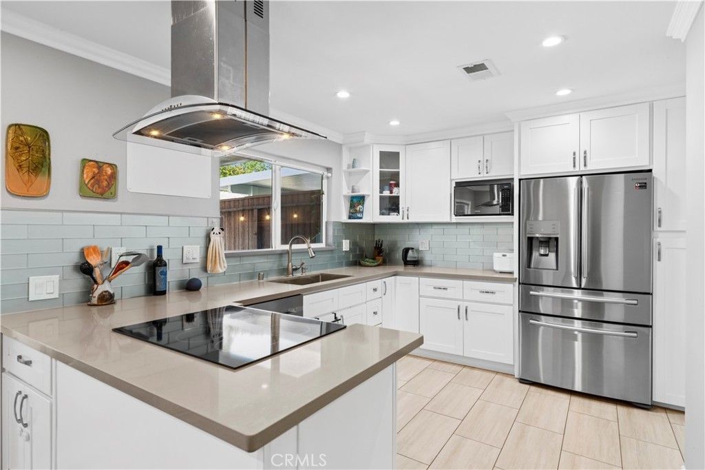 3165 College, Costa Mesa