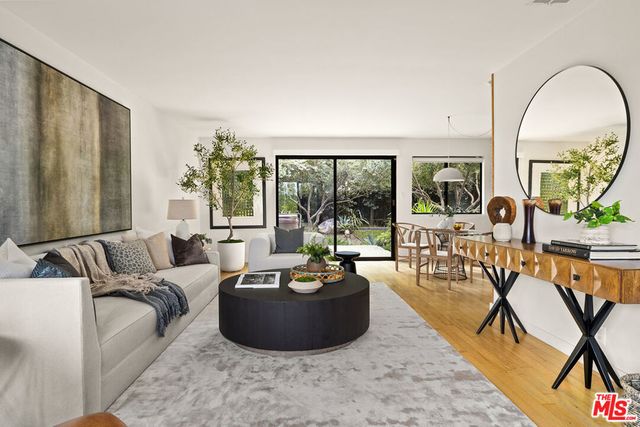 5808 Vicstone Court, Culver City