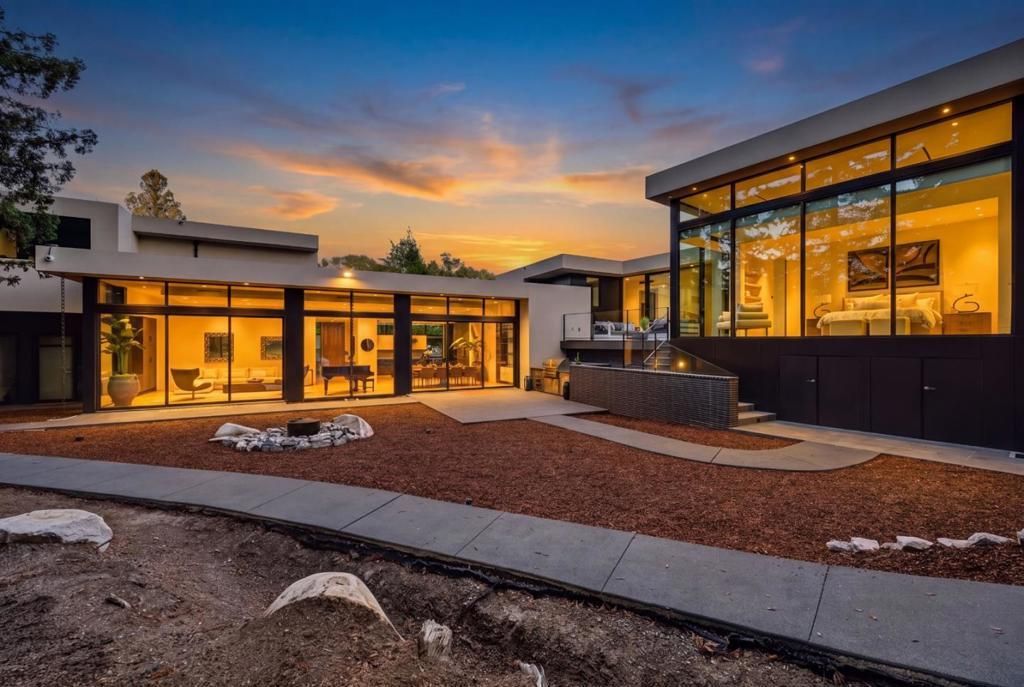 2240 Avy Avenue, Menlo Park