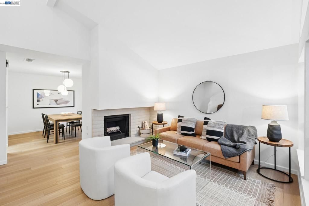 114 Lagunaria Ln, Alameda