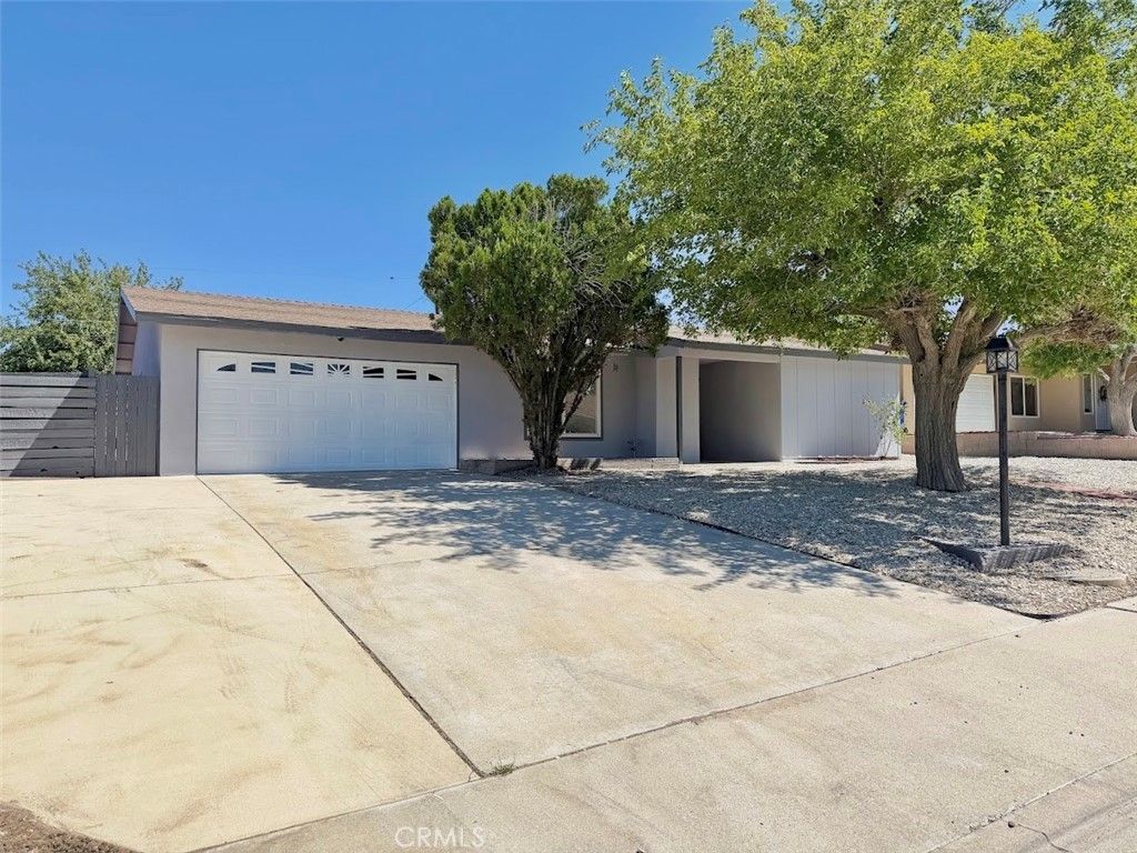 14365 Manzanita, Victorville