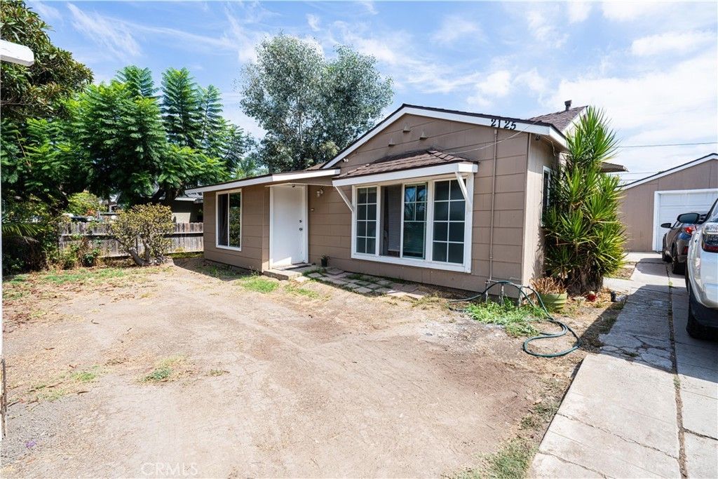 2125 Rousselle, Santa Ana