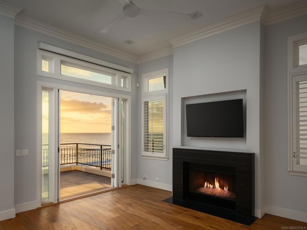 6911 Neptune Pl, La Jolla