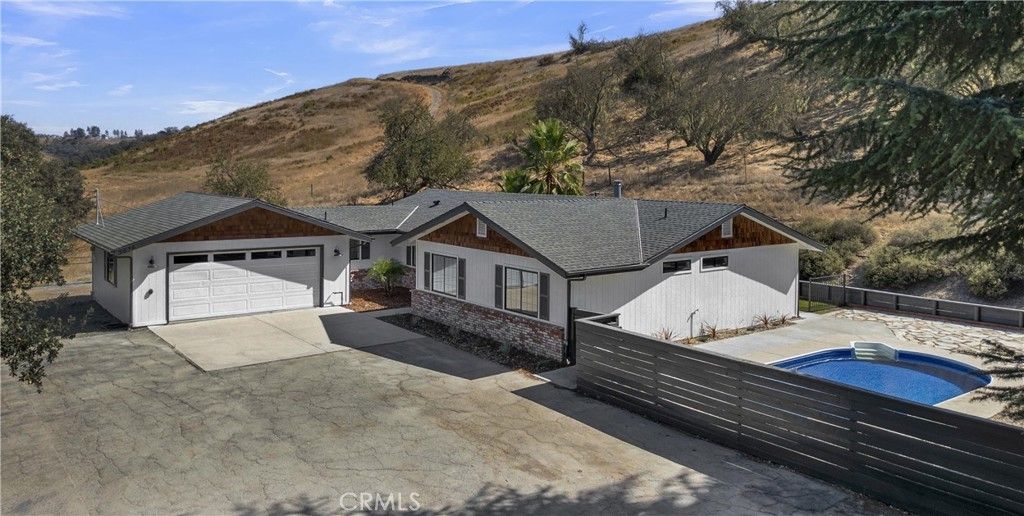 3925 Hillcrest, Templeton