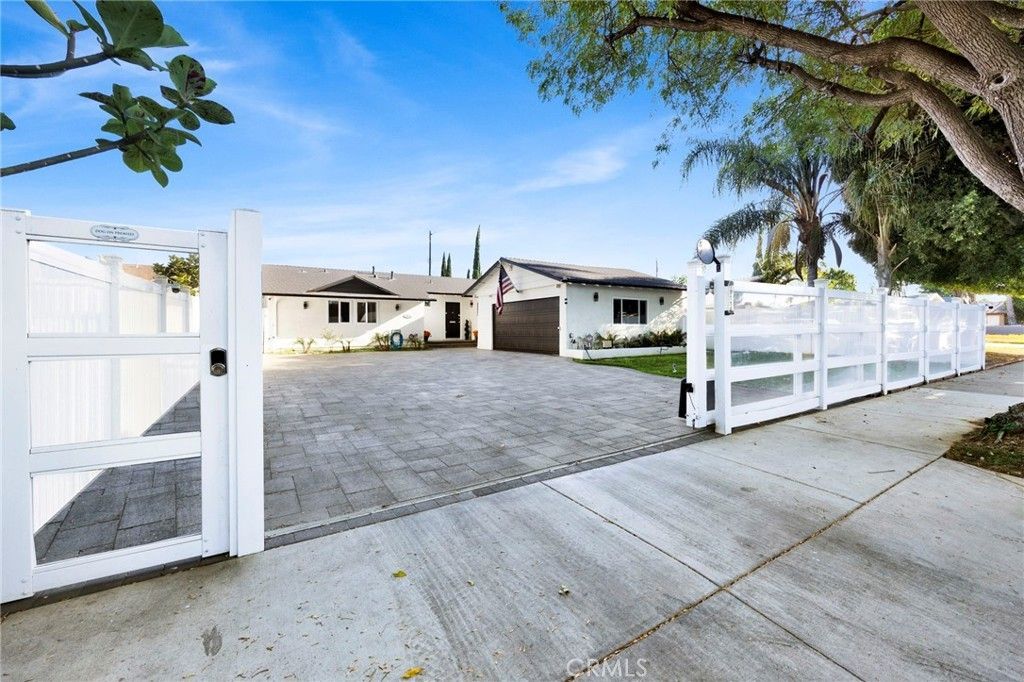 19116 Napa Street, Northridge