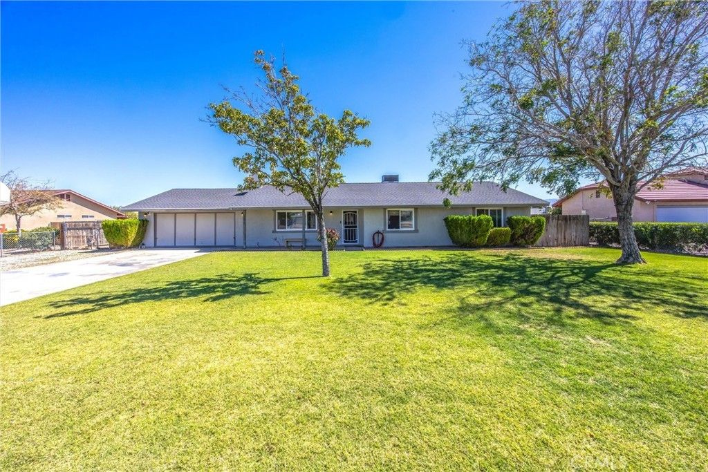 12615 Waynoka Road, Apple Valley