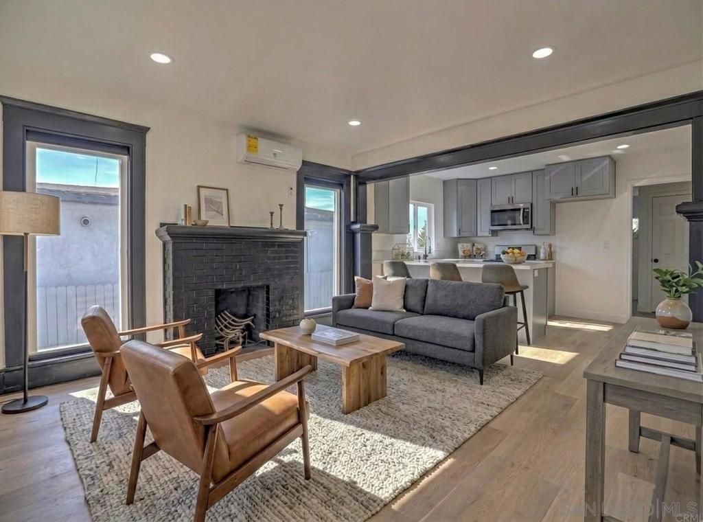 23 E 1st St, National City