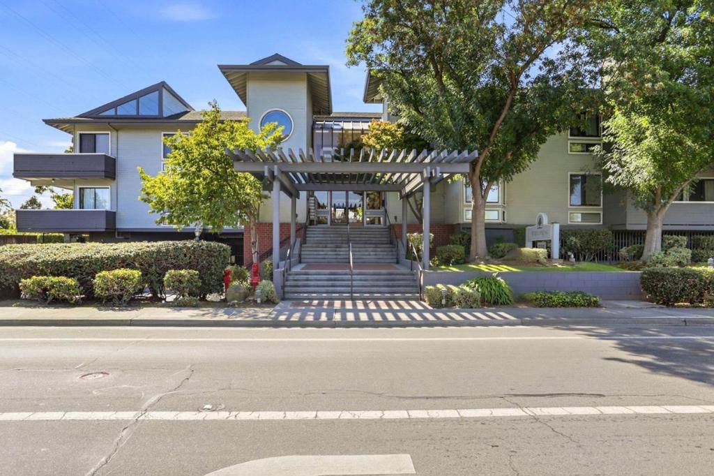 22330 Homestead Road # 118, Cupertino