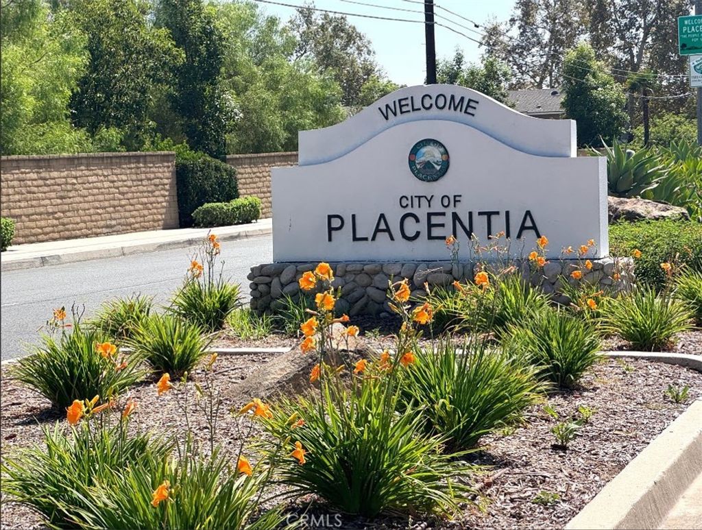 2436 Chinook, Placentia