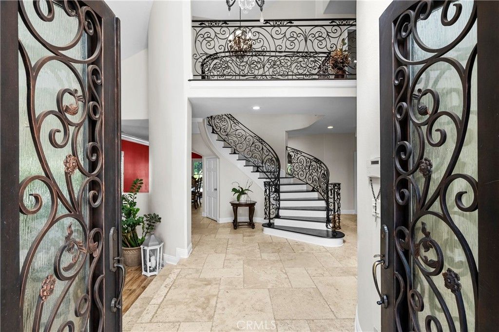 10909 Willowbrae Avenue, Chatsworth
