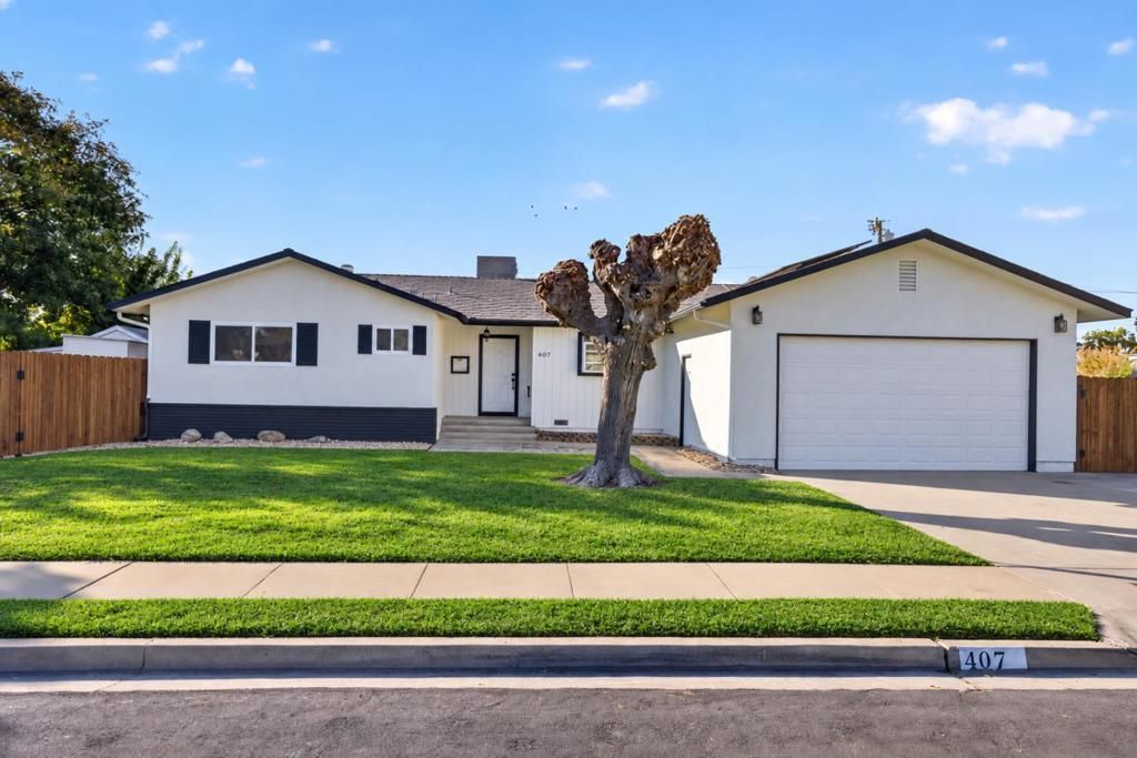 407 E Richardson Way, Hanford