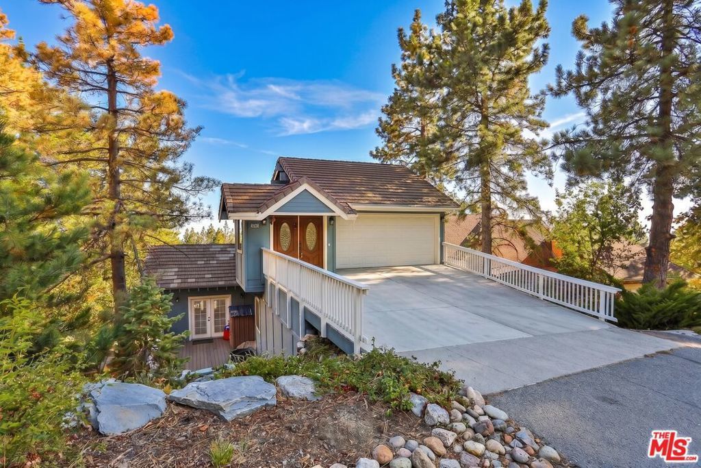 30139 Enchanted Way, Running Springs