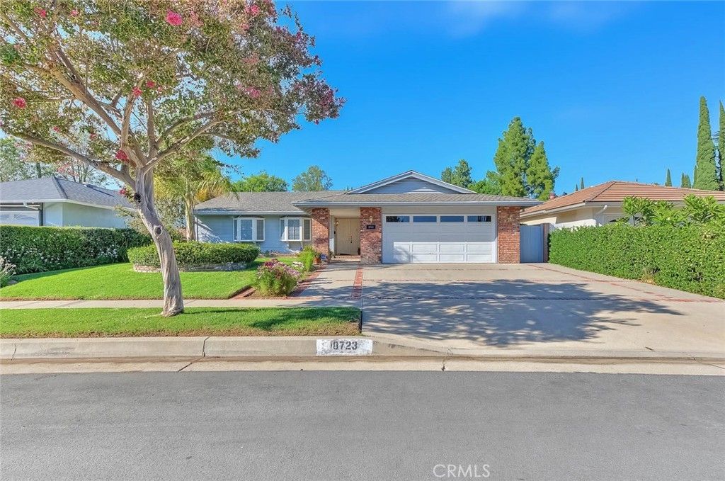 18723 Mayall, Northridge