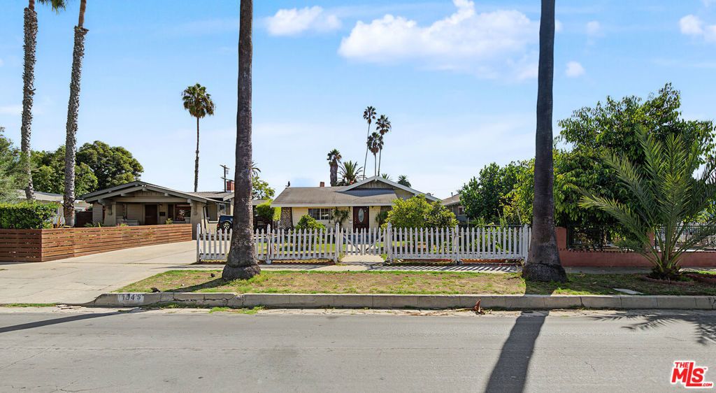154 S Hobart Boulevard, Los Angeles