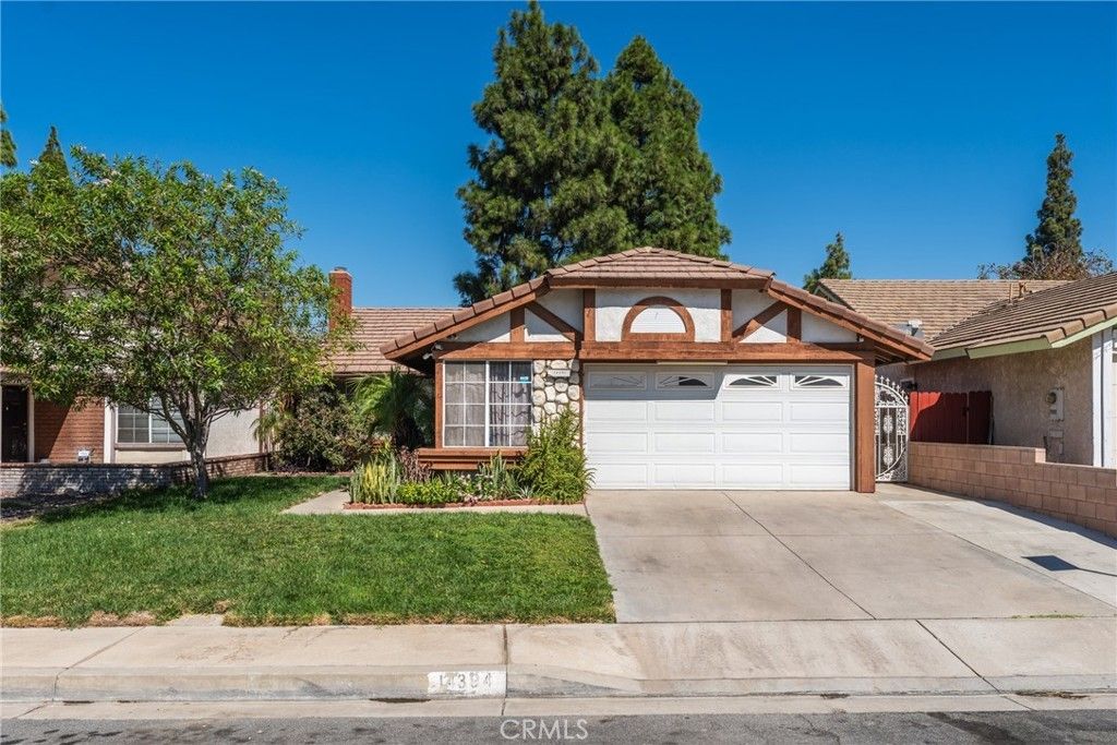 14394 Hillcrest, Fontana