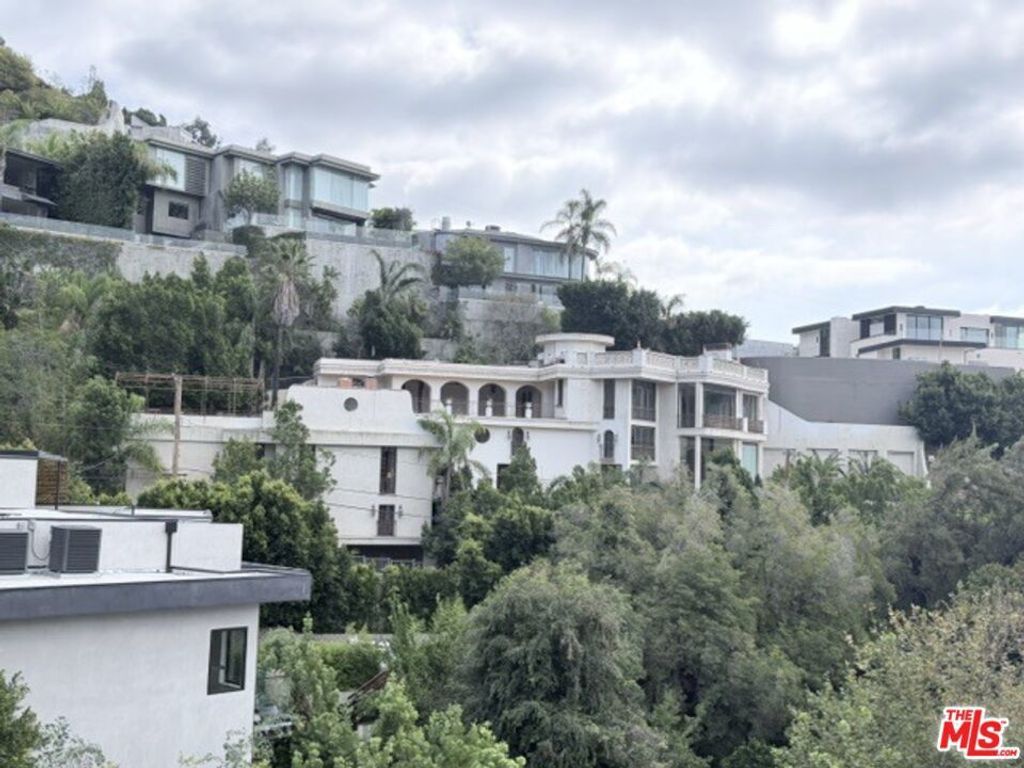 1754 Sunset Plaza Drive, Los Angeles