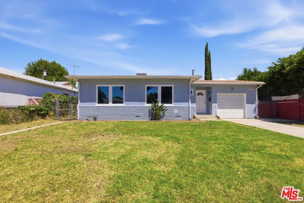 7444 Oak Park Avenue, Van Nuys