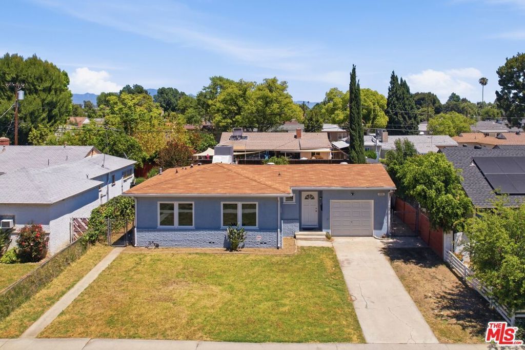 7444 Oak Park Avenue, Van Nuys