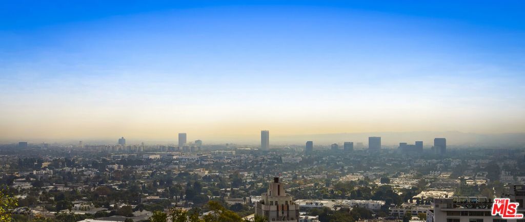 8410 Hollywood Boulevard, Los Angeles