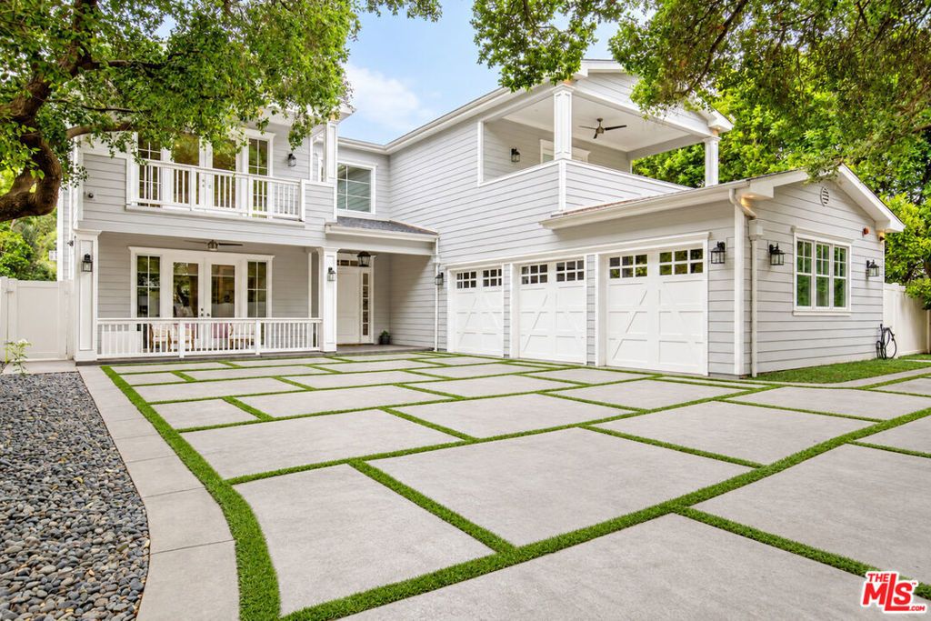 17524 Jayden Lane, Encino