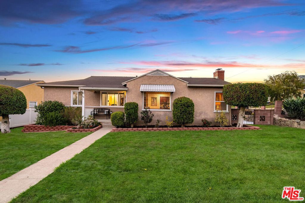 537 Stanford Road, Burbank