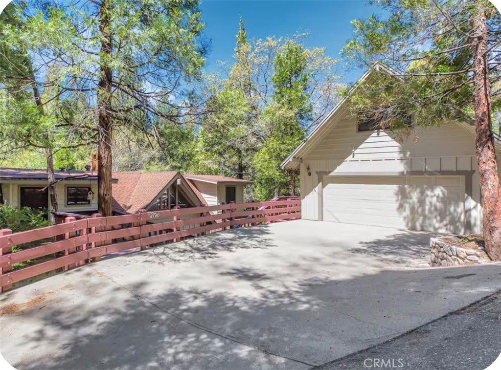27945 Lakes Edge, Lake Arrowhead