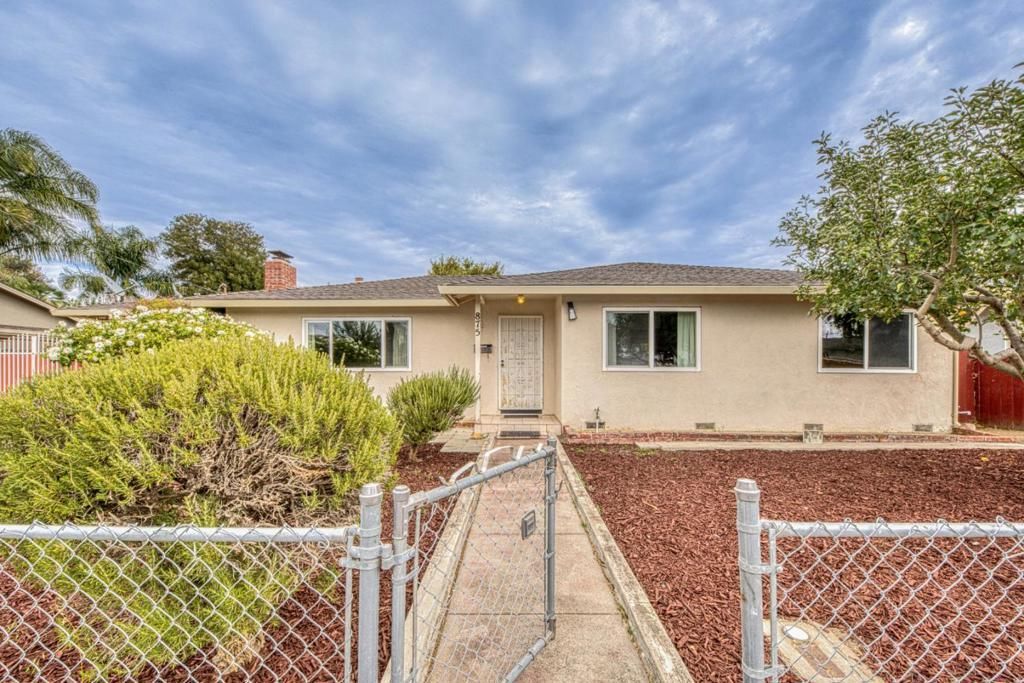 875 Suiter Street, Hollister