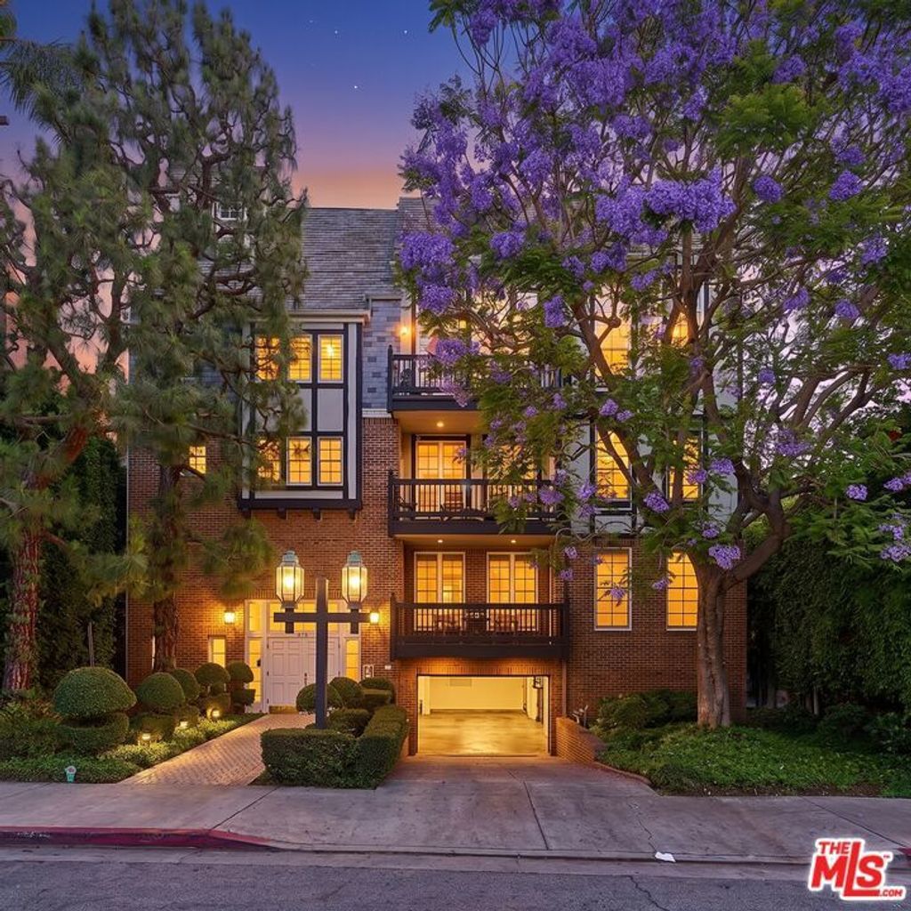 420 S Barrington Avenue # 102, Los Angeles
