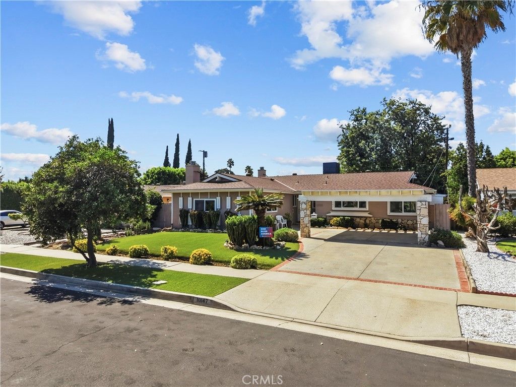 10147 Monogram, North Hills