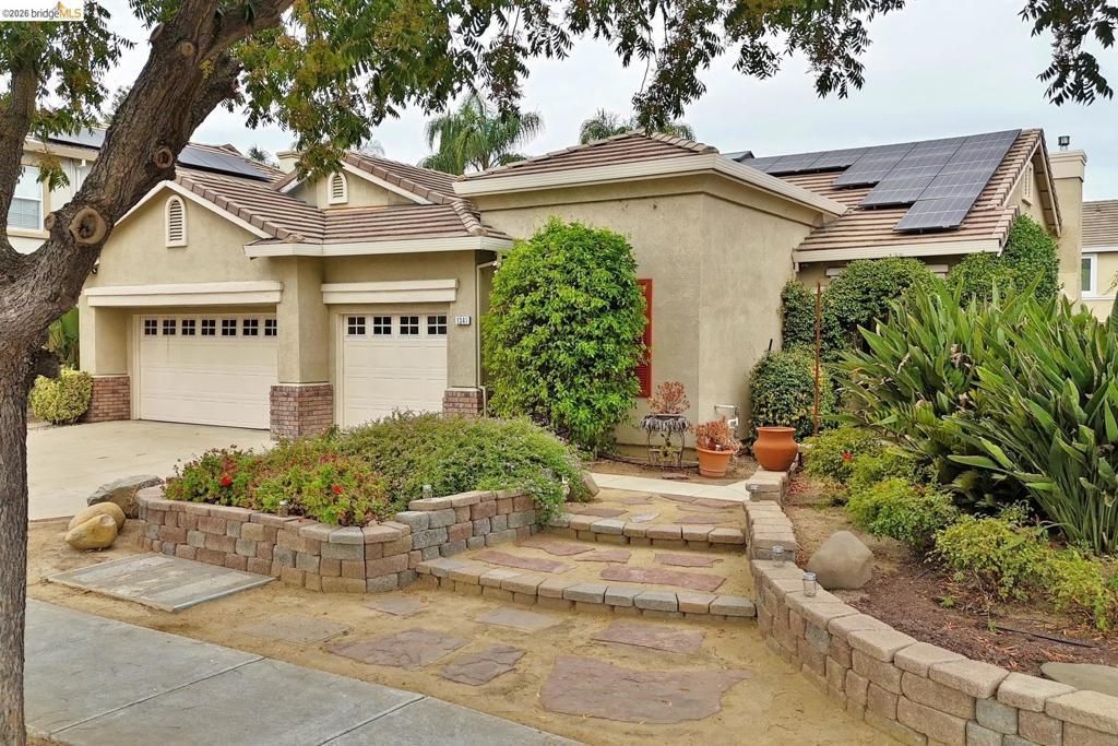 1341 Crescent Drive, Brentwood