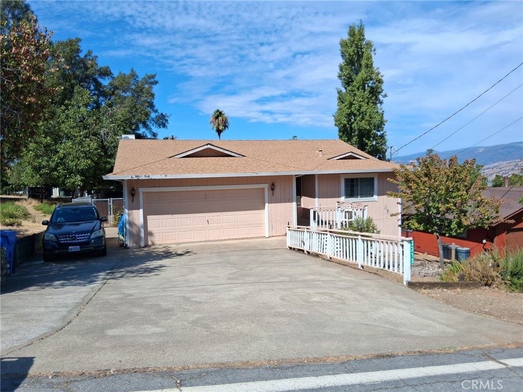 3215 Marina View Dr, Kelseyville