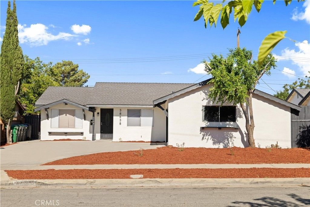 38638 Carolside Avenue, Palmdale