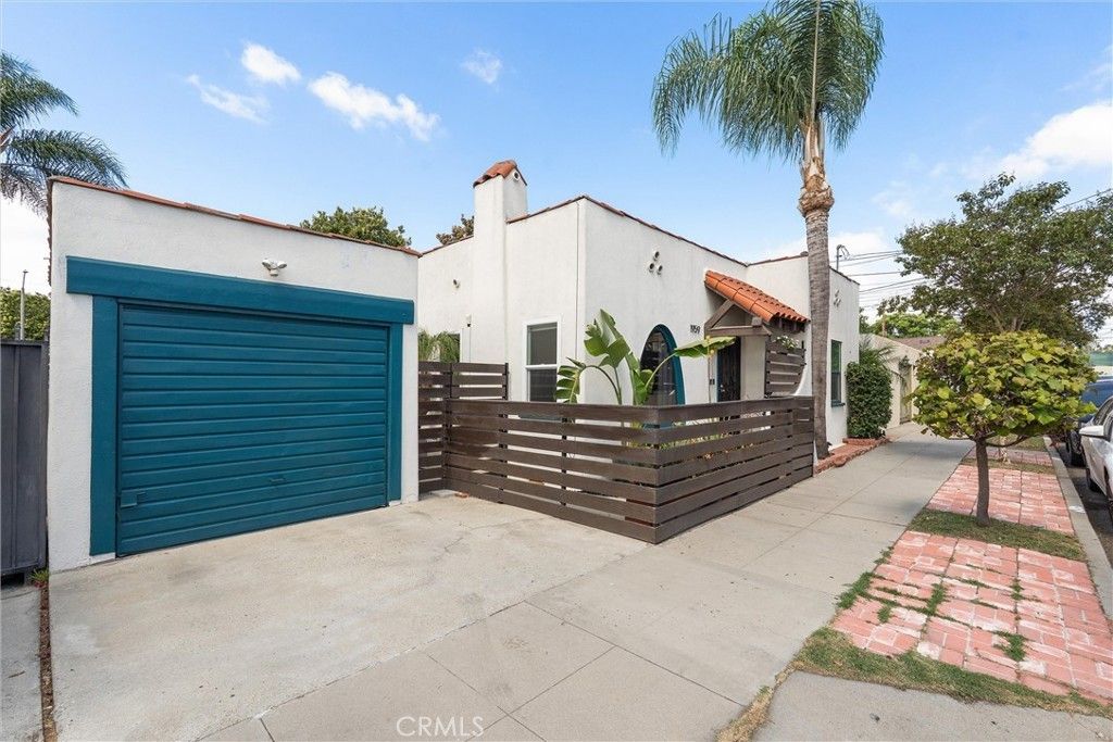 1959 Henderson Avenue, Long Beach