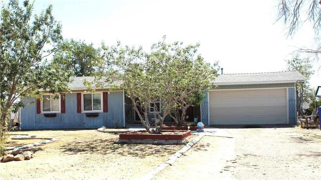 14435 Iroquois Road, Apple Valley