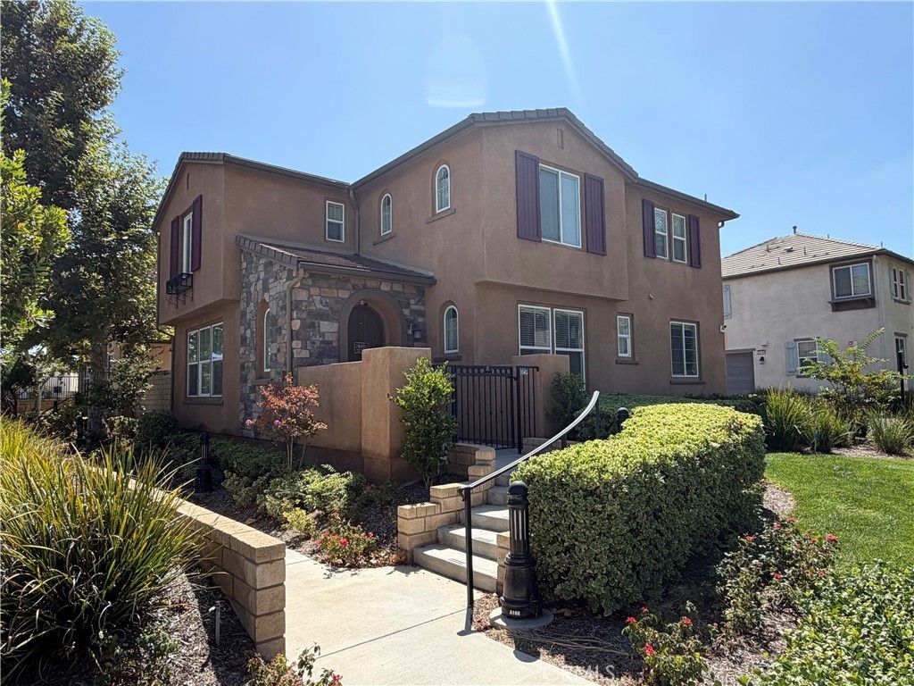 28492 Camino Del Arte Drive, Valencia