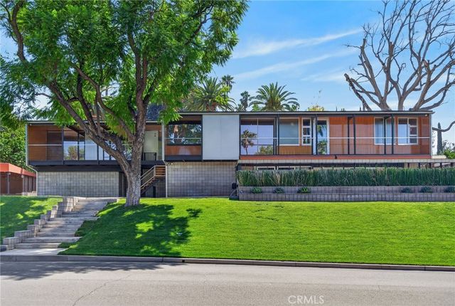 6770 Hawarden, Riverside