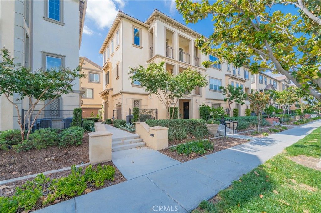 8255 Garden Park, Chino