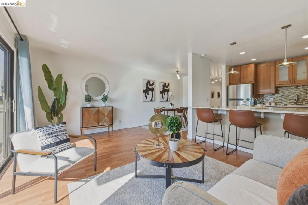 5 Embarcadero # 126, Oakland