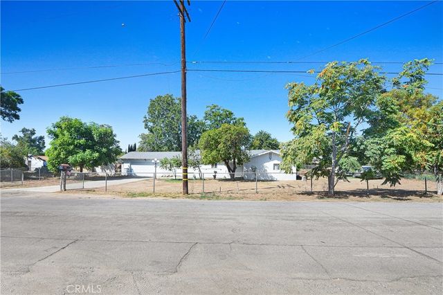 6523 Lorena, Jurupa Valley