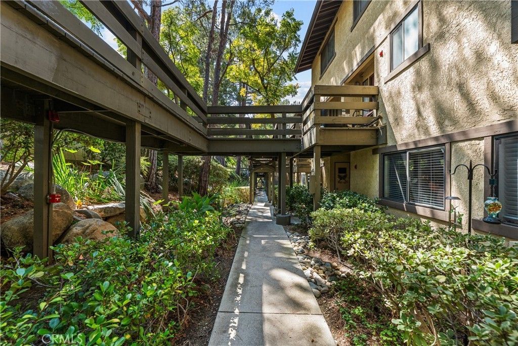 1052 Seco # 104, Pasadena