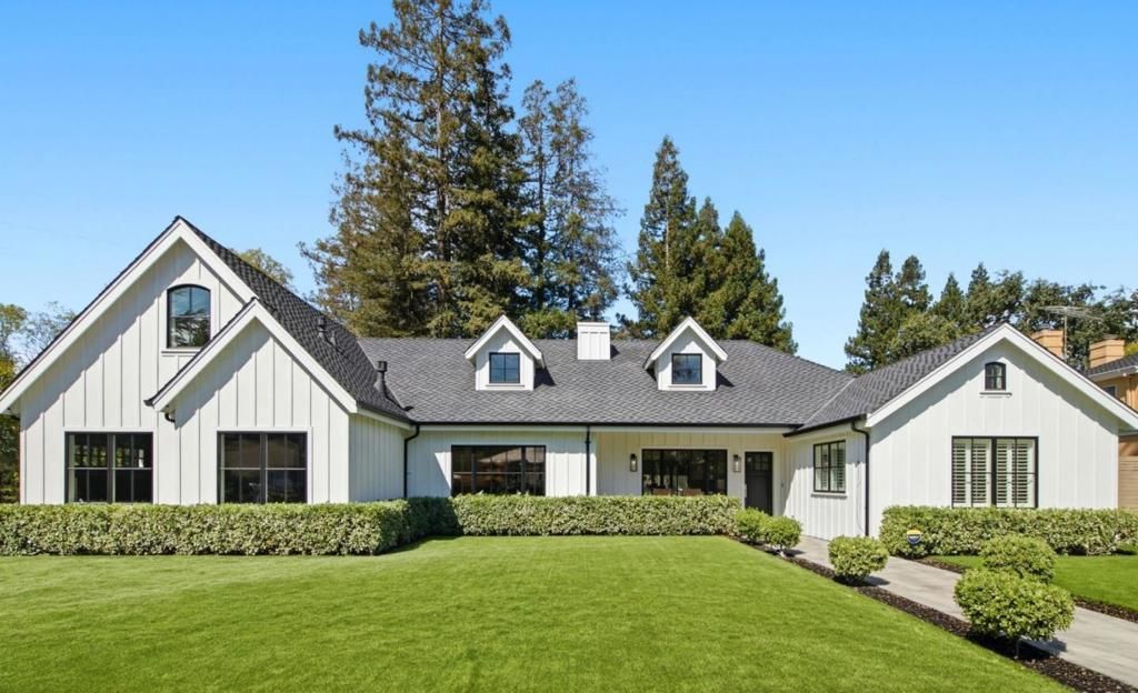 1052 Echo Drive, Los Altos
