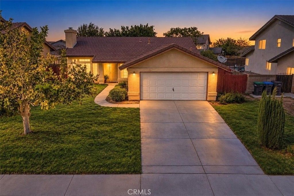 2113 Lightcap, Lancaster