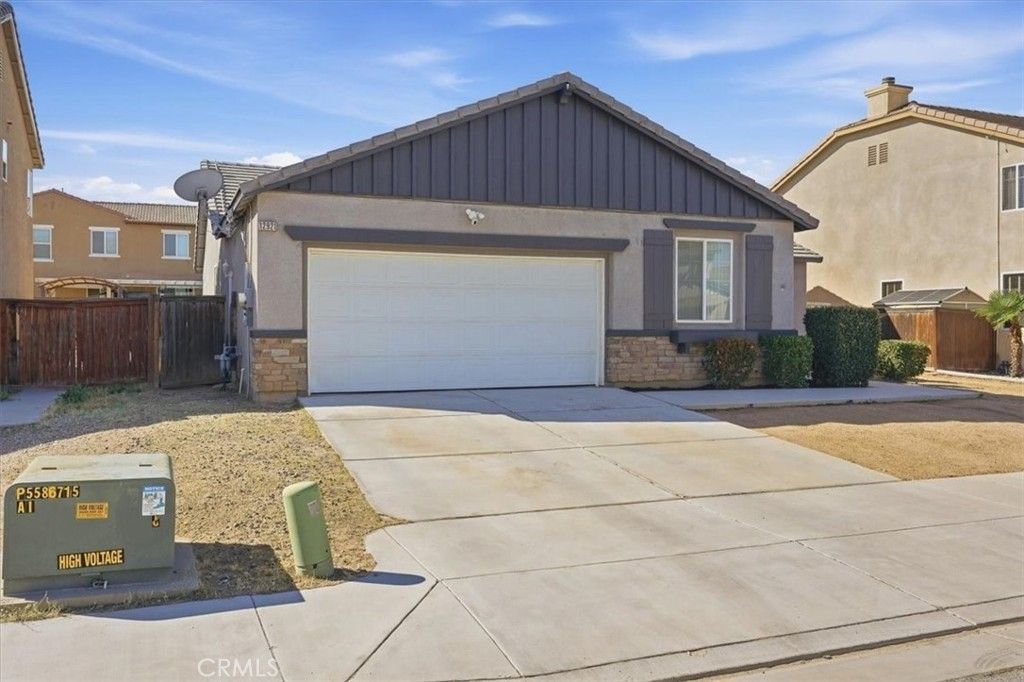 12921 Newport, Hesperia