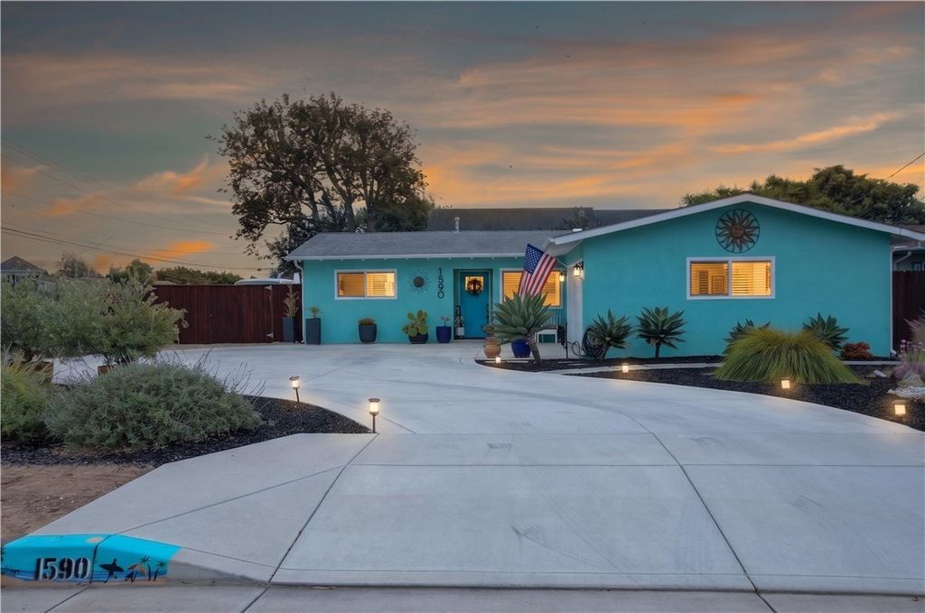 1590 Manhattan, Grover Beach