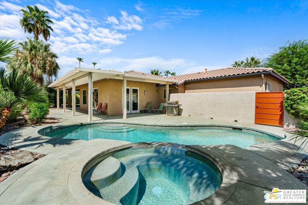 227 N Luring Drive, Palm Springs