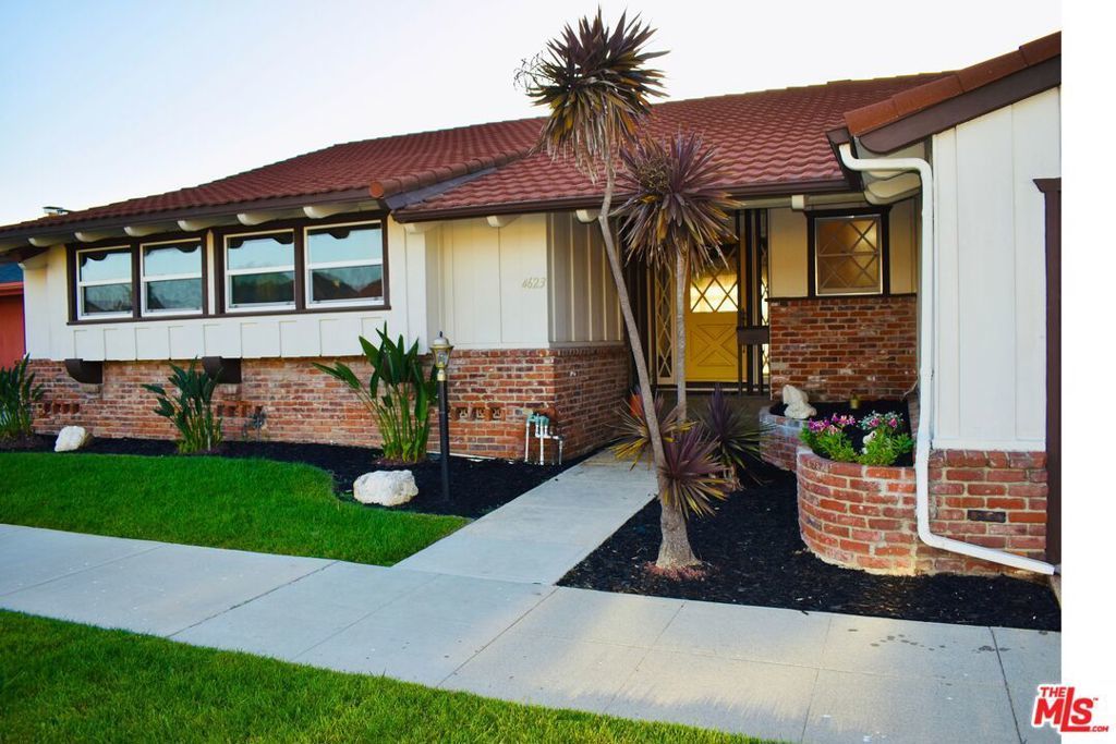 4623 Don Miguel Drive, Los Angeles