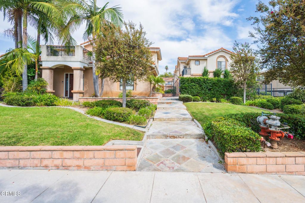 46 8 S Roosevelt Avenue # 8, Pasadena