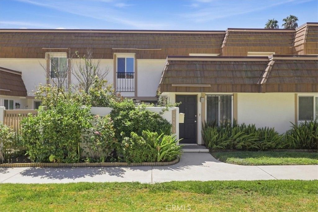 10445 Larwin Unit 3 # 3, Chatsworth